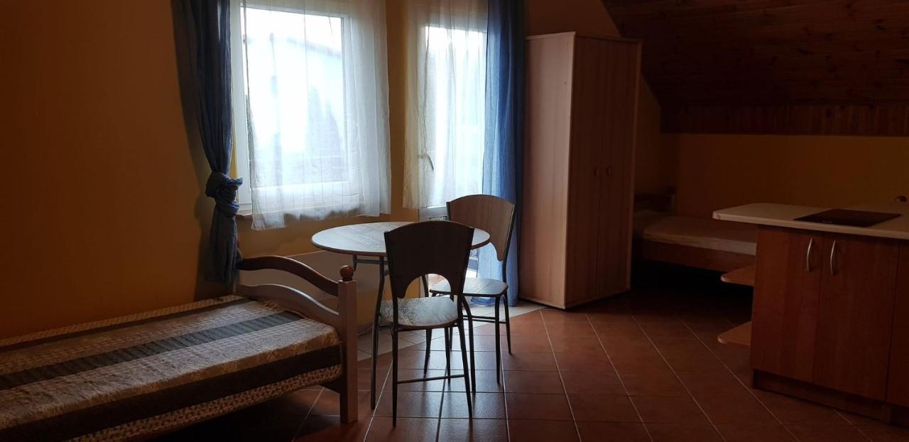 Cztery Wiatry Apartment ยารอสวาเวียซ ภายนอก รูปภาพ